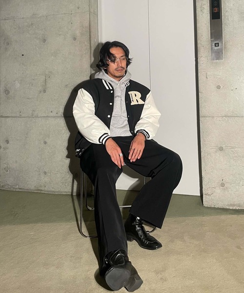 AS KNOW AS plus（アズノゥアズプラス）の「◇バイカラー ワッペンスタジャン（スタジャン・レディース・ベージュ系/ブラック系/ネイビー系・FREE）」の18枚目の写真