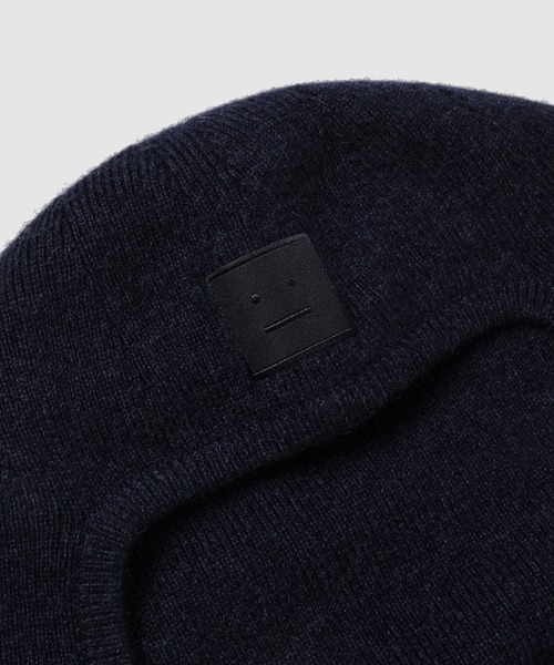 Acne Studios(アクネストゥディオズ)の「FA-UX-HATS000250(ニットキャップ/ビーニー・メンズ・オートミール/ネイビー・ONE SIZE)」の5枚目の写真