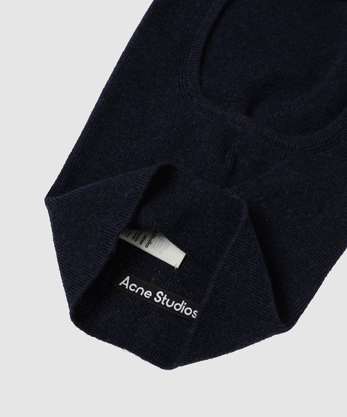 Acne Studios(アクネストゥディオズ)の「FA-UX-HATS000250(ニットキャップ/ビーニー・メンズ・オートミール/ネイビー・ONE SIZE)」の7枚目の写真