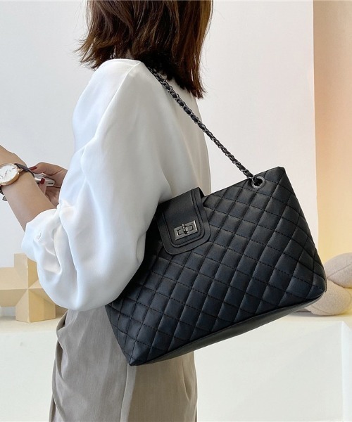 L LABEL（エルラベル）の「キルティングチェーントートバッグ（トートバッグ・レディース・ホワイト/レッド/ベージュ/ブラック・FREE）」の20枚目の写真