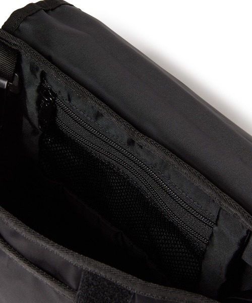 NEW ERA（ニューエラ）の「ニューエラ ショルダーバッグ ナイロン（ショルダーバッグ・メンズ・ブラック/ベージュ・FREE）」の9枚目の写真