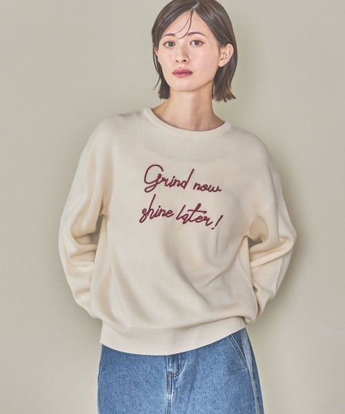 LAKOLE（ラコレ）の「刺繍ロゴニットプルオーバー / 289668（ニット/セーター・レディース・チャコールグレー/オレンジ/ライトグリーン/アイボリー・FREE）」の11枚目の写真