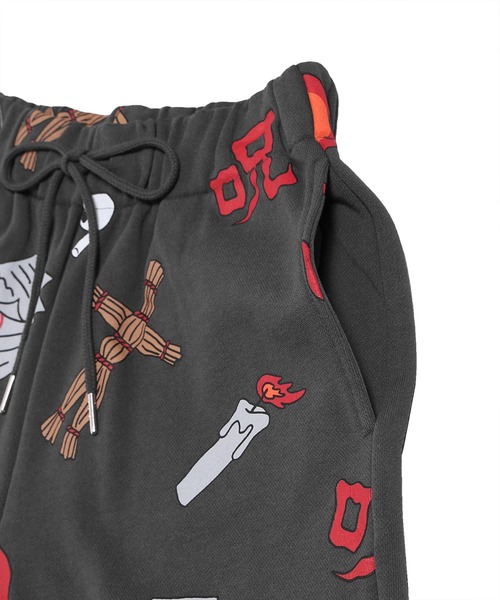 PUNYUS(プニュズ)の「天国と地獄総柄スウェットショーパン(スウェットパンツ・レディース・ホワイト/スミクロ・1/2/4/3)」の19枚目の写真