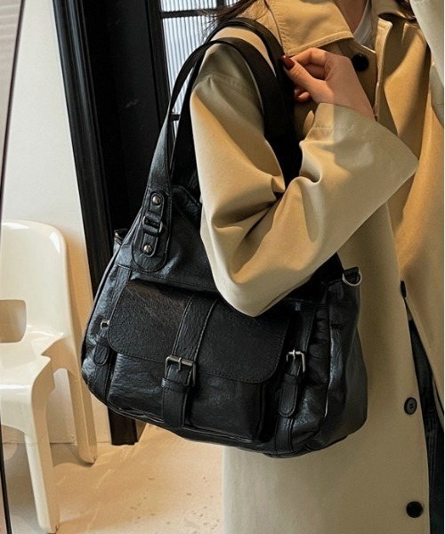 FREE STYLISTS(フリー スタイリスト)の「Y2K レトロ アウトポケット ショルダーバッグ 2WAY/A4対応大容量(ショルダーバッグ・レディース・ライトグレー/ブラック/ワイン/グレー/ブラウン/インディゴブルー・FREE)」の7枚目の写真