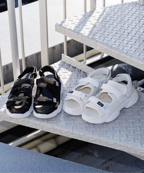 algy（アルジー）の「ベルトスポサン（サンダル・キッズ・オフホワイト/ブラック・21/20/22/24/23）」の2枚目の写真