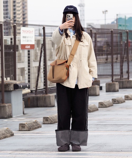 UNDERSTATEMENTs（アンダーステイトメント）の「【ユニセックス】サイドフリンジロールアップデニムパンツ（デニムパンツ・メンズ・ブラック/インディゴブルー・SMALL/MEDIUM/LARGE）」の7枚目の写真