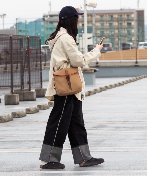 UNDERSTATEMENTs（アンダーステイトメント）の「【ユニセックス】サイドフリンジロールアップデニムパンツ（デニムパンツ・メンズ・ブラック/インディゴブルー・SMALL/MEDIUM/LARGE）」の9枚目の写真