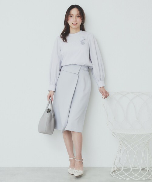 index（インデックス）の「コサージュ付きタックパフブラウス【洗濯機洗い可/イージーアイロン】（シャツ/ブラウス・レディース・チャコールグレー/オフホワイト/サックスブルー・40/38/36/42）」の13枚目の写真