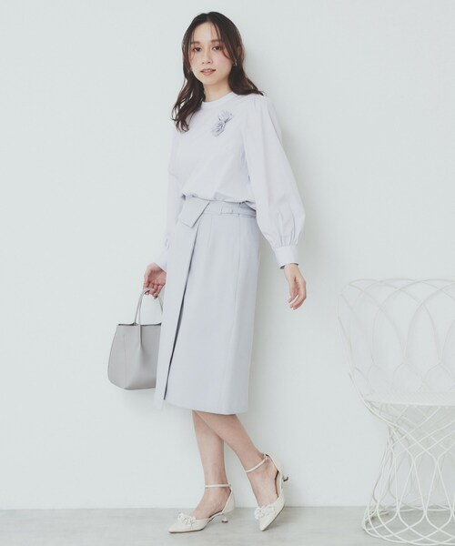 index（インデックス）の「コサージュ付きタックパフブラウス【洗濯機洗い可/イージーアイロン】（シャツ/ブラウス・レディース・チャコールグレー/オフホワイト/サックスブルー・40/38/36/42）」の14枚目の写真