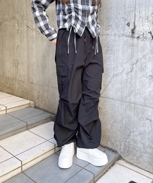 INGNI（イング）の「ニータックカーゴパンツ（カーゴパンツ・レディース・ブラック/カーキ/アイボリー/ピンク/グレー・FREE）」の22枚目の写真