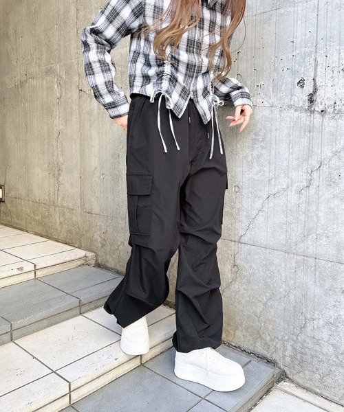 INGNI（イング）の「ニータックカーゴパンツ（カーゴパンツ・レディース・ブラック/カーキ/アイボリー/ピンク/グレー・FREE）」の11枚目の写真