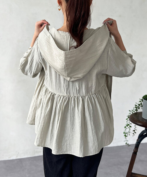 【新品未使用品】Chez toi（シェトワ）シアーペプラムブルゾン　ライトグレー シアーペプラムブルゾン（ブルゾン）｜Chez toi（シェトワ）の
