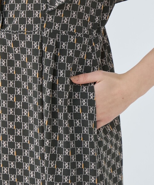 セール】BBタイポグラフィプリント フレアスリーブワンピース