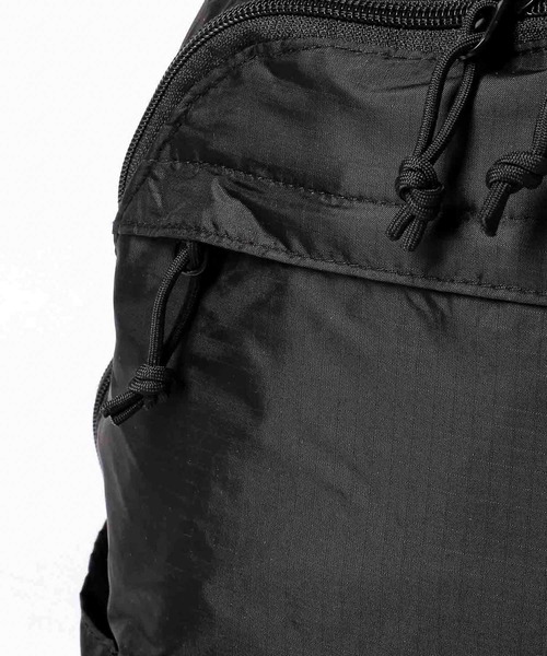 GLOBAL WORK（グローバルワーク）の「スッキャリパッカブルデイパック/325982（バックパック/リュック・メンズ・ブラック/グレー/カーキ・ONE SIZE）」の12枚目の写真