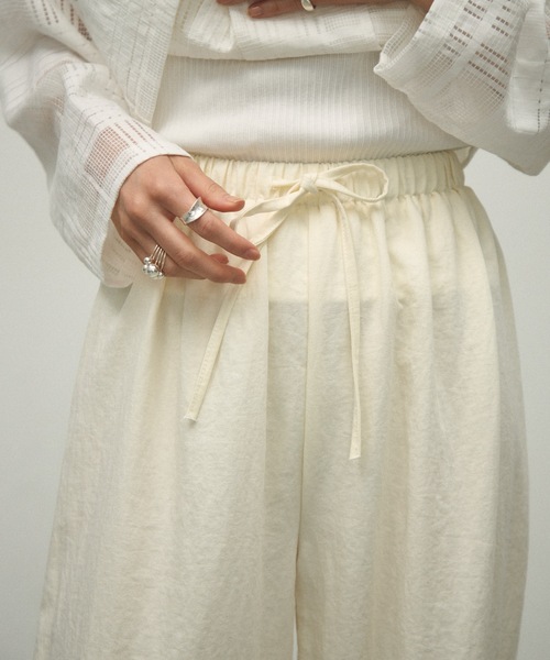 Lutim by u(ルチバイユー)の「Waist Spindle Easy Pants / ウエストスピンドルイージーパンツ(その他パンツ・レディース・ブラック/ホワイト/イエロー・FREE)」の16枚目の写真