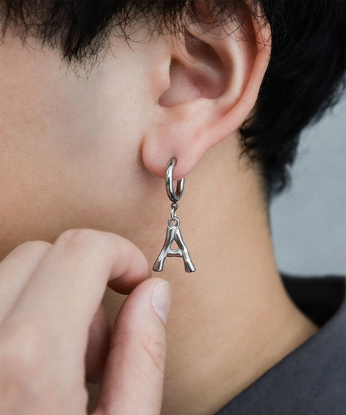 ARROWM(アローム)の「ARROWM Aモチーフ ピアス/イヤーカフ 片耳(ピアス(片耳用)・メンズ・シルバー系その他/シルバー/シルバー系その他3/シルバー系その他4/シルバー系その他2・FREE)」の14枚目の写真