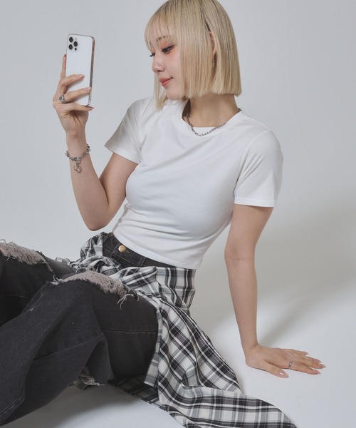ENVYM(アンビー)の「クロップドベージックTシャツ 半袖(Tシャツ/カットソー・レディース・ホワイト/ブラウン/ブラック・FREE)」の2枚目の写真