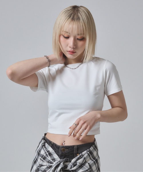 ENVYM(アンビー)の「クロップドベージックTシャツ 半袖(Tシャツ/カットソー・レディース・ホワイト/ブラウン/ブラック・FREE)」の4枚目の写真