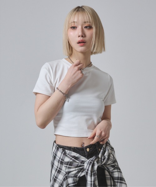 ENVYM(アンビー)の「クロップドベージックTシャツ 半袖(Tシャツ/カットソー・レディース・ホワイト/ブラウン/ブラック・FREE)」の5枚目の写真