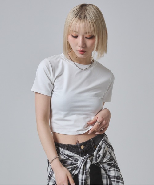 ENVYM(アンビー)の「クロップドベージックTシャツ 半袖(Tシャツ/カットソー・レディース・ホワイト/ブラウン/ブラック・FREE)」の6枚目の写真