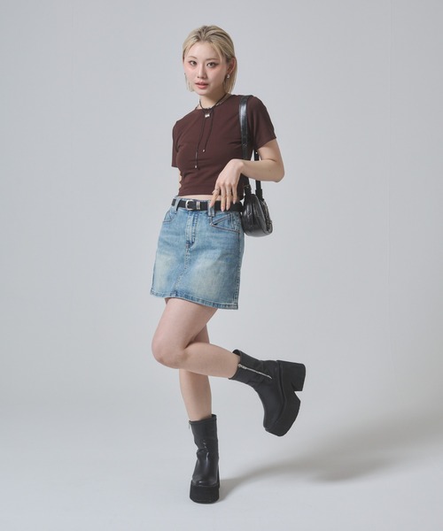 ENVYM(アンビー)の「クロップドベージックTシャツ 半袖(Tシャツ/カットソー・レディース・ホワイト/ブラウン/ブラック・FREE)」の18枚目の写真