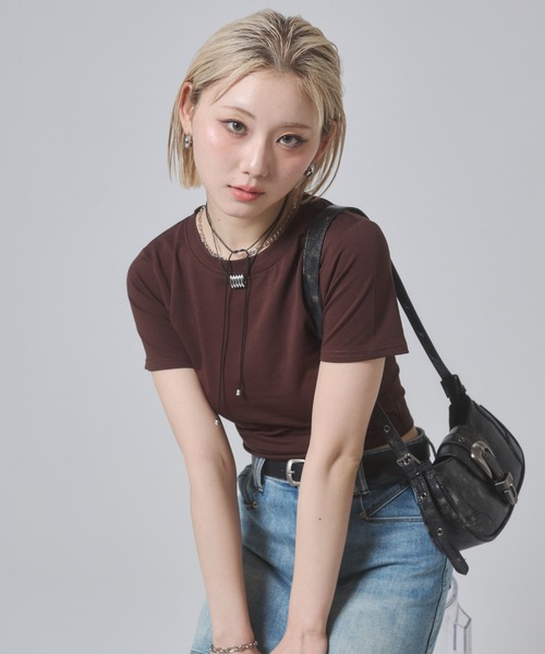 ENVYM(アンビー)の「クロップドベージックTシャツ 半袖(Tシャツ/カットソー・レディース・ホワイト/ブラウン/ブラック・FREE)」の17枚目の写真