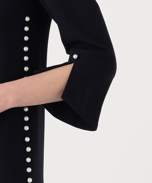 FLICKA(フリッカ)の「【別注】FLICKA for TOMORROWLAND with pearl ドレス(ドレス・レディース・ネイビー/ブラック系その他・1)」の8枚目の写真