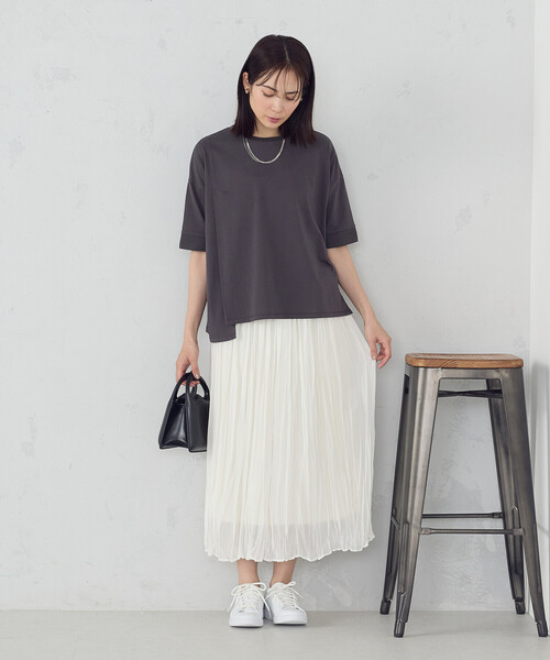 COMME CA ISM(コムサイズム)の「【接触冷感・抗菌防臭】アシンメトリーTシャツ(Tシャツ/カットソー・レディース・ベージュ/ブラック/ライトグレー/チャコール・LARGE/MEDIUM)」の18枚目の写真