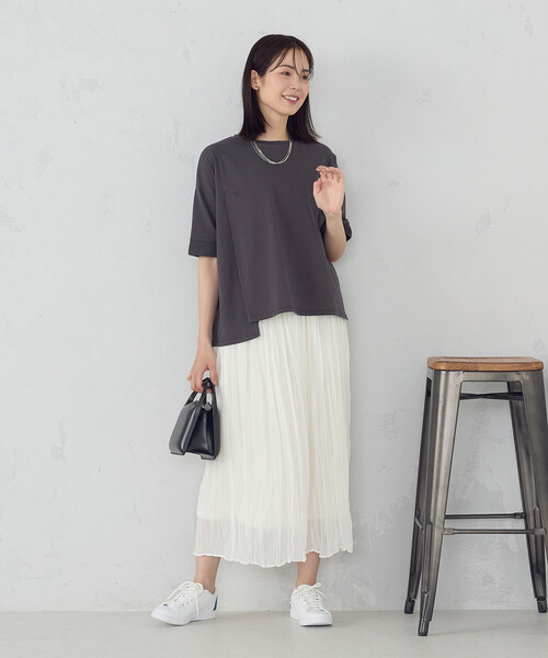 COMME CA ISM(コムサイズム)の「【接触冷感・抗菌防臭】アシンメトリーTシャツ(Tシャツ/カットソー・レディース・ベージュ/ブラック/ライトグレー/チャコール・LARGE/MEDIUM)」の20枚目の写真