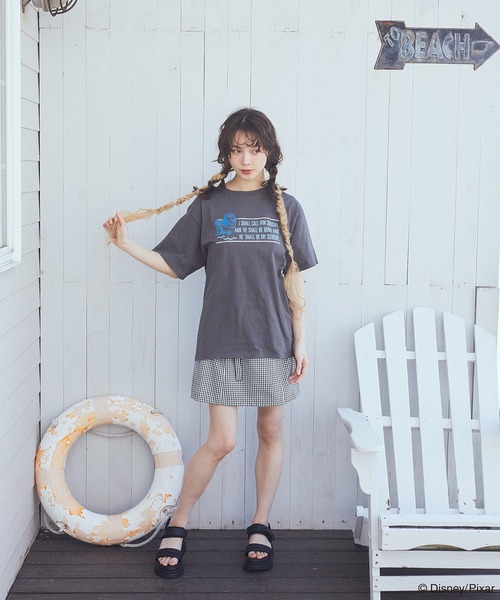 earth music&ecology（アースミュージックアンドエコロジー）の「Finding Nemo/シリコンプリントＴシャツ（Tシャツ/カットソー・レディース・チャコールグレー/オフホワイト・FREE）」の5枚目の写真