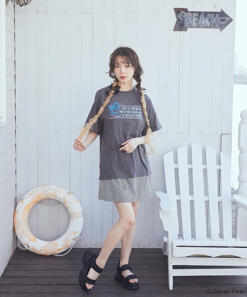 earth music&ecology（アースミュージックアンドエコロジー）の「Finding Nemo/シリコンプリントＴシャツ（Tシャツ/カットソー・レディース・チャコールグレー/オフホワイト・FREE）」の6枚目の写真