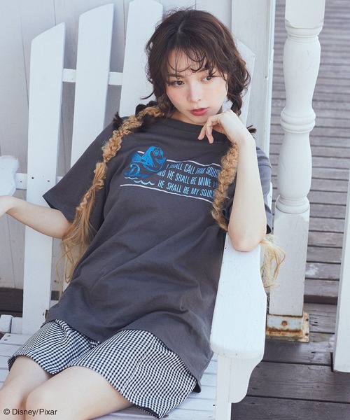 earth music&ecology（アースミュージックアンドエコロジー）の「Finding Nemo/シリコンプリントＴシャツ（Tシャツ/カットソー・レディース・チャコールグレー/オフホワイト・FREE）」の4枚目の写真