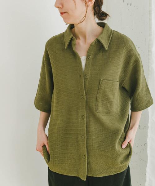 ITEMS URBANRESEARCH(アイテムズ アーバンリサーチ)の「メッシュルーズシャツ(シャツ/ブラウス・レディース・カーキ/ベージュ・FREE)」の8枚目の写真