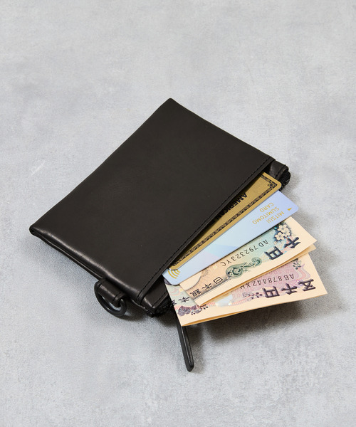 PATRICK STEPHAN（パトリックステファン）の「PATRICK STEPHAN パトリックステファン / Leather wide coin case "flat" レザーワイドカードケース ミニウォレット / 244AWA03（財布・メンズ・ブラック/ゴールド/シルバー・FREE）」の2枚目の写真