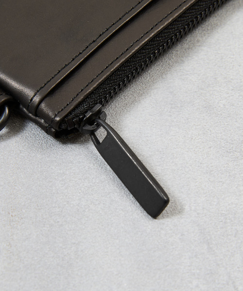 PATRICK STEPHAN（パトリックステファン）の「PATRICK STEPHAN パトリックステファン / Leather wide coin case "flat" レザーワイドカードケース ミニウォレット / 244AWA03（財布・メンズ・ブラック/ゴールド/シルバー・FREE）」の8枚目の写真