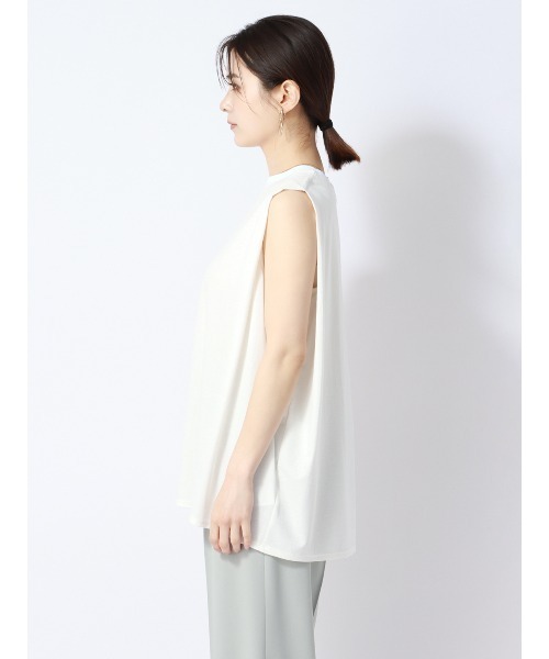 SUIT SQUARE(スーツスクエア)の「クルーネックプルオーバー ノースリーブ ウォッシャブル 接触冷感 レーヨンポンチ(Tシャツ/カットソー・レディース・ホワイト系/ブラック系・38(9号))」の12枚目の写真