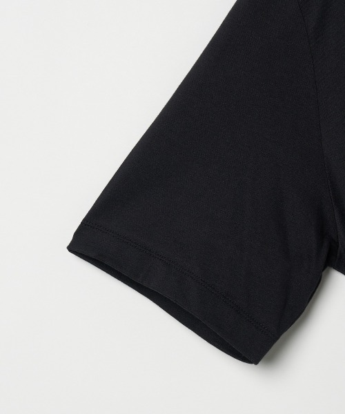 three dots（スリードッツ）の「サンデッドジャージー モックネックTシャツ Steve（Tシャツ/カットソー・メンズ・ダークオリーブ/ブラウン系その他・LARGE/X-LARGE/MEDIUM/SMALL）」の4枚目の写真
