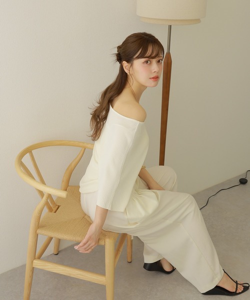 LAULEN(ローレン)の「2way one shoulder lib tops /2way ワンショルダー リブ 半袖 トップス(ニット/セーター・レディース・ベージュ/チャコールグレー/アイボリー/ブラック・FREE)」の5枚目の写真