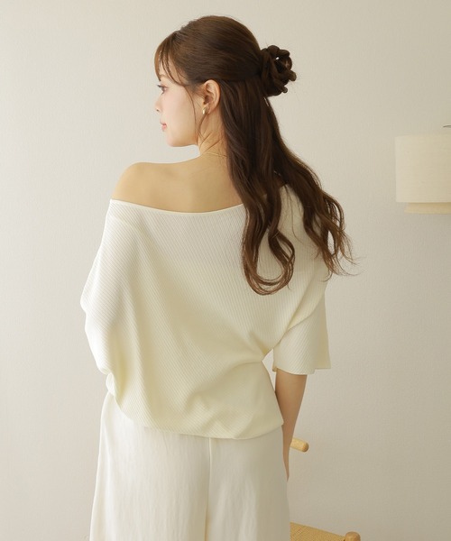 LAULEN(ローレン)の「2way one shoulder lib tops /2way ワンショルダー リブ 半袖 トップス(ニット/セーター・レディース・ベージュ/チャコールグレー/アイボリー/ブラック・FREE)」の7枚目の写真