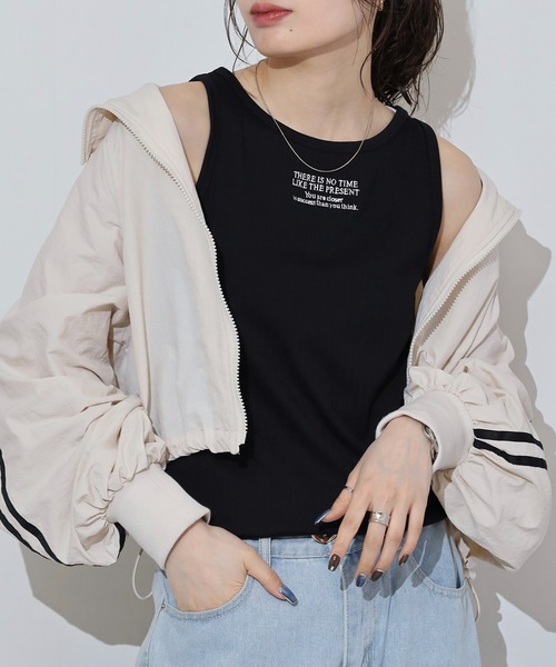 hunch(ハンチ)の「hunch ロゴ刺繍タンクトップ(タンクトップ・レディース・オフホワイト/ブラック/ブラウン/チャコール・FREE)」の22枚目の写真