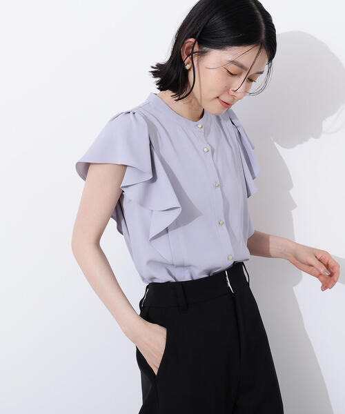 N.（N. Natural Beauty Basic）（エヌエヌナチュラルビューティーベーシック）の「メタルボタンフリルスリーブブラウス（シャツ/ブラウス・レディース・オフホワイト/ブルー/ダークブラウン・MEDIUM）」の6枚目の写真