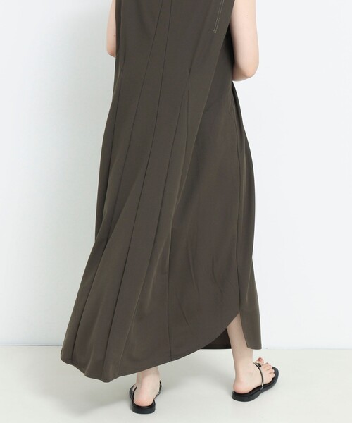 MICO COULIER（ミコクリエ）の「《UVカット》キャラメルピケ多切替ワンピース（ワンピース・レディース・オリーブ/チャコールグレー・38）」の5枚目の写真