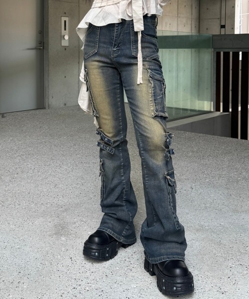 ZIPPER CLUB(ZIPPER CLUB ジッパークラブ)の「wash design belt flare pants(デニムパンツ・レディース・ブルー/ブラック・SMALL/MEDIUM/LARGE)」の1枚目の写真