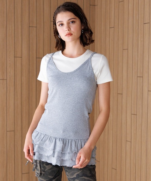 FOREVER 21（フォーエバー トゥエンティーワン）の「【2025SS】フリルヘムキャミソール（キャミソール・レディース・ブラック/オフホワイト/グレー・FREE）」の6枚目の写真