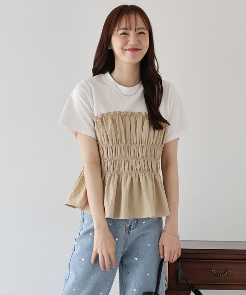 BLUEEAST(ブルーイースト)の「シャーリングビスチェドッキングTシャツ(Tシャツ/カットソー・レディース・ベージュ/ブラック/ブルー系・MEDIUM)」の2枚目の写真