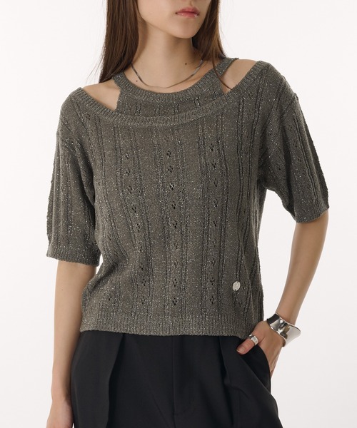 MUHET（ミュエータ）の「2 way glitter layered-look knit t-shirt / ラメレイヤード風ニットTシャツ（Tシャツ/カットソー・レディース・グレー/ネイビー・FREE）」の2枚目の写真