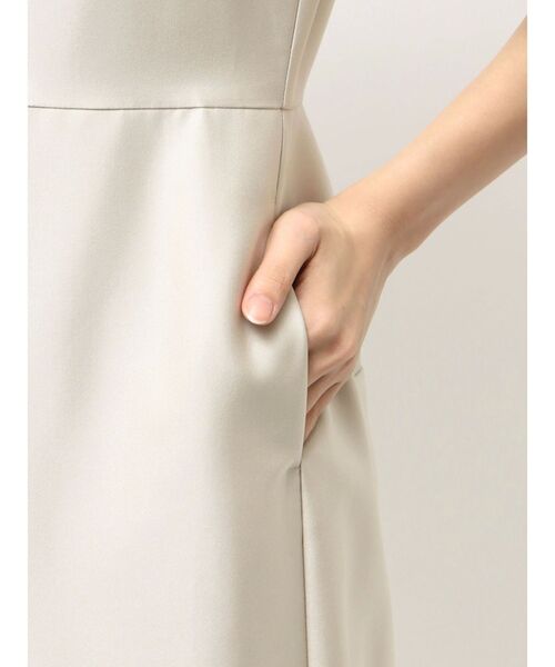 ELENDEEK(エレンディーク)の「センタータックオールインワン(つなぎ/オールインワン・レディース・ベージュ/ブラック・02/01)」の19枚目の写真