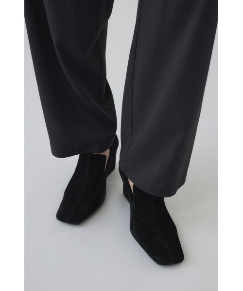 RIM.ARK(リムアーク)の「Suede square toe heel スエードスクエアトゥヒール(パンプス・レディース・ブラック/ブラウン・36/37/38/39)」の2枚目の写真