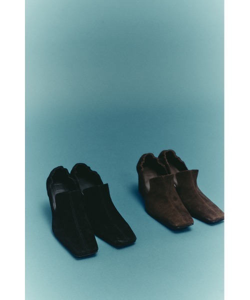 RIM.ARK(リムアーク)の「Suede square toe heel スエードスクエアトゥヒール(パンプス・レディース・ブラック/ブラウン・36/37/38/39)」の3枚目の写真