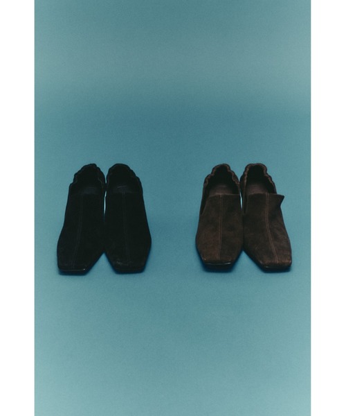 RIM.ARK(リムアーク)の「Suede square toe heel スエードスクエアトゥヒール(パンプス・レディース・ブラック/ブラウン・36/37/38/39)」の4枚目の写真